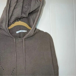 Botique Harper Lane Sweater Hoodie with hole detailing size Large